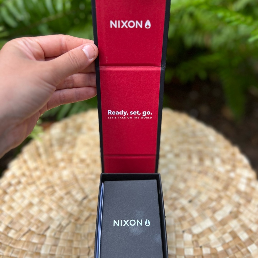 NWT Nixon Sentry Solar Stainless Steel All Gold/Black - Picture 4 of 11